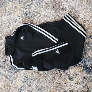 Adidas 2 piece track suit kids size 5